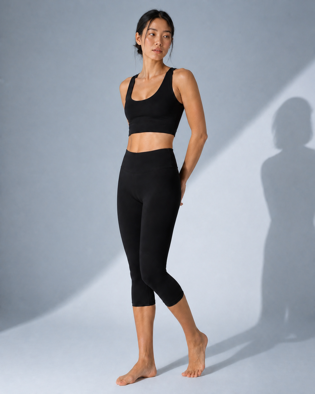 Side Silhouette — Black Cropped Contour Legging