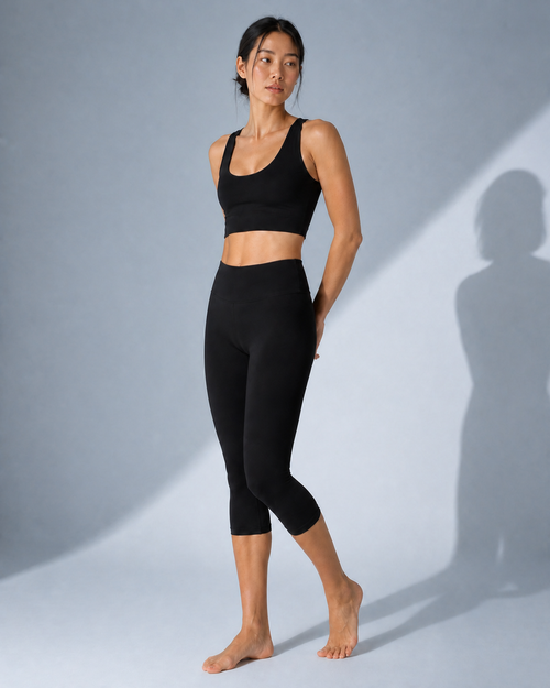Side Silhouette — Black Cropped Contour Legging