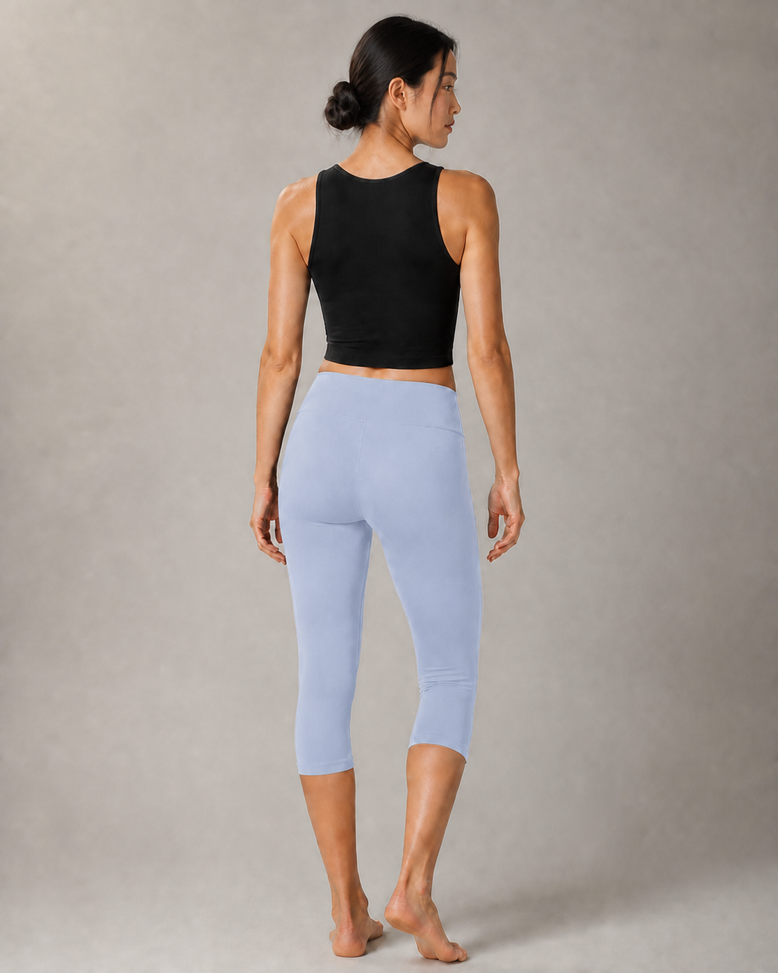 Blue color view of the Cropped Contour Legging